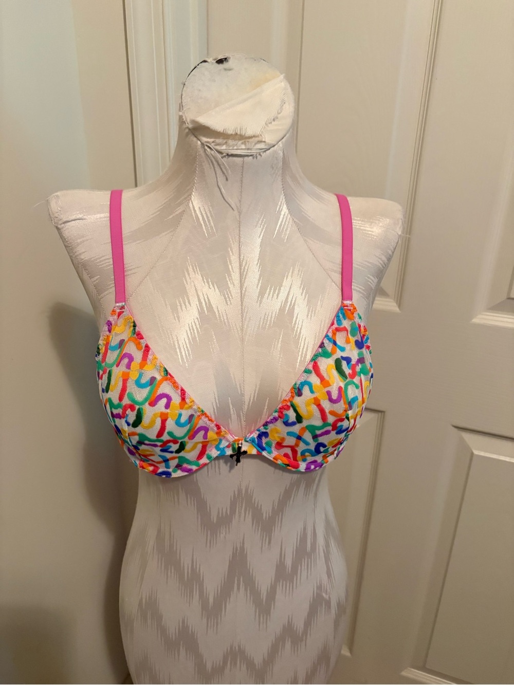 Savage X Fenty Vibrant Abstract Print Bra with Pink Straps nwt 36B signature fob